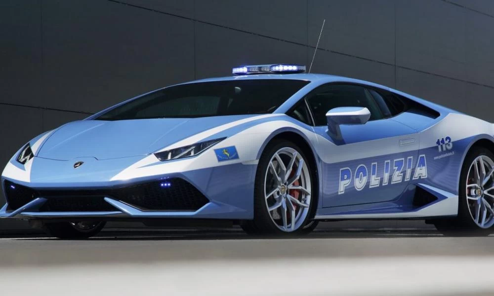 500 χιλιόμετρα σε 2 ώρες από τη Lamborghini Huracan της ιταλικής αστυνομίας για μεταφορά μοσχεύματος (βίντεο)